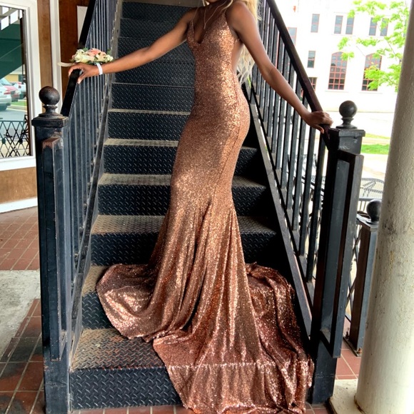 Sequined Prom dress - Picture 2 of 4